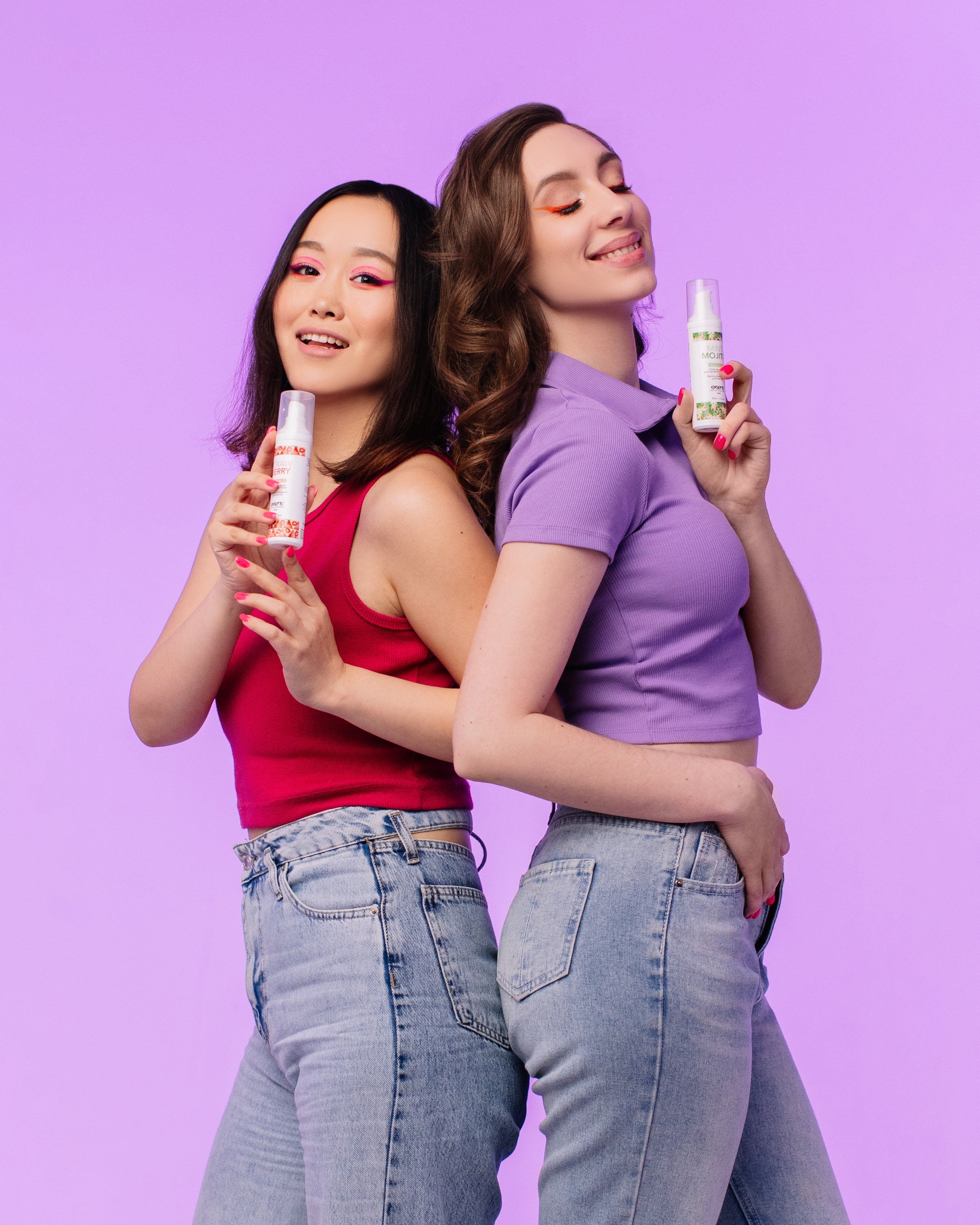 femmes avec huiles chaffantes de massage